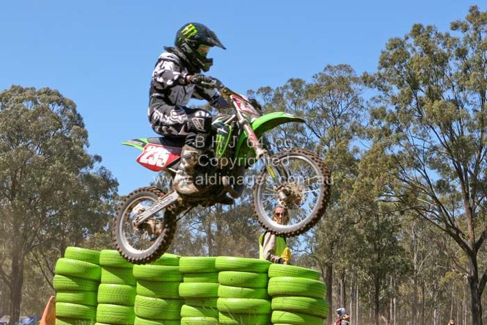 678x444 pixels (82K)